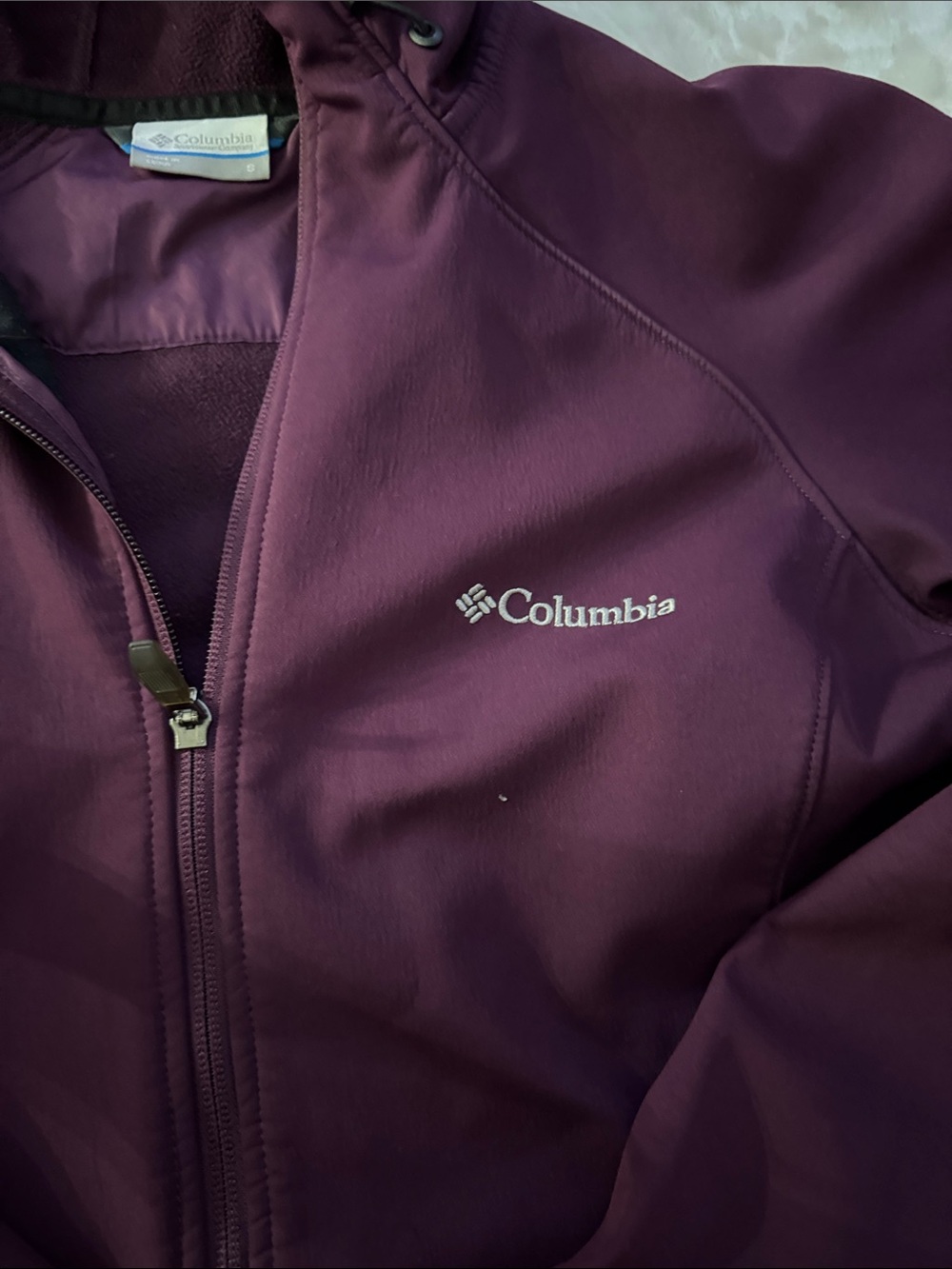 Columbia Women's Hooded Softshell Jacket - Burgundy Plum - Picture 4 of 5